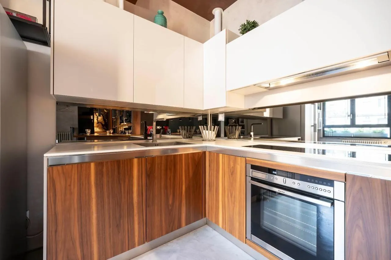 Suite 46 Attico Con Vista Cielo Milano 0*, Milan Italy